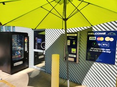 Vending & change machine